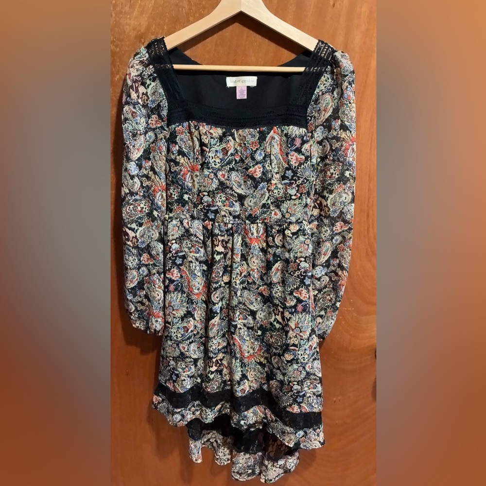 Band of Gypsies Black Paisley Trim Boho Top with Multicolor Print